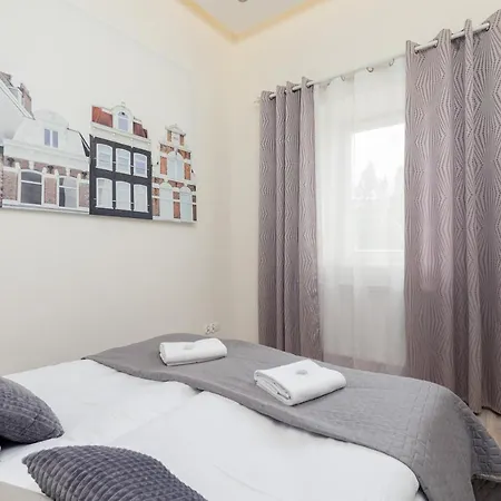 Opera Krakowska Apartmán *